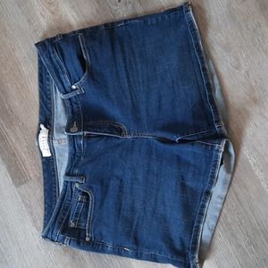 TORRID Denim Blue Jean shorts size 18